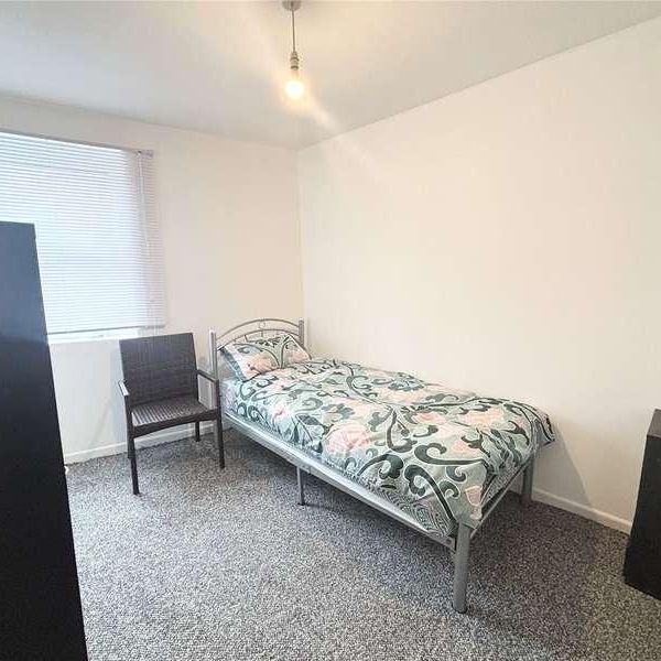 Flat, St. Marks Road, Bristol, Somerset, BS5 - Photo 1