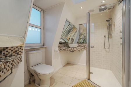 4 bedroom flat to rent - Photo 5