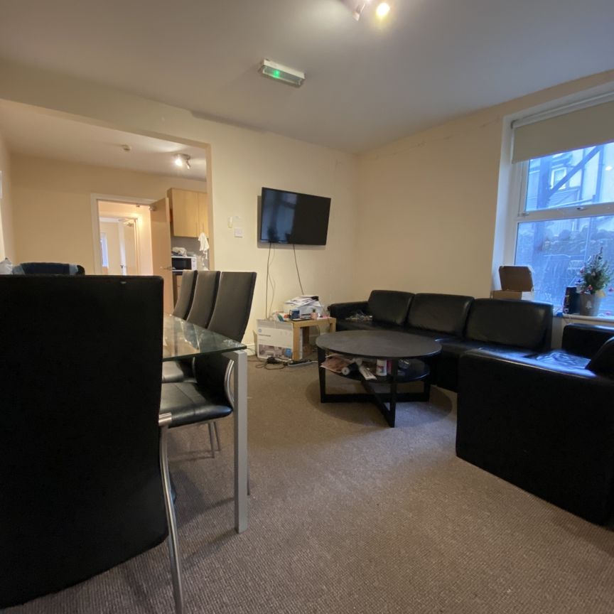 Richmond Road, Roath - Photo 1