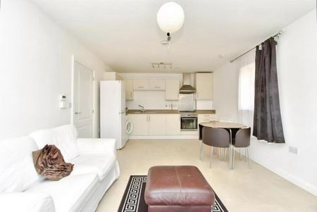 2 bedroom flat to rent - Photo 2