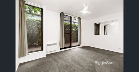 MODERN RICHMOND RETREAT MOMENTS FROM THE YARRA AND BRIDGE ROAD - Photo 3