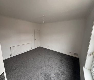 2 bed Terraced - To Let - Photo 3