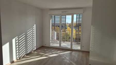 Location Appartement 3 pièces 70m² VALENCIENNES 59300 - Photo 4