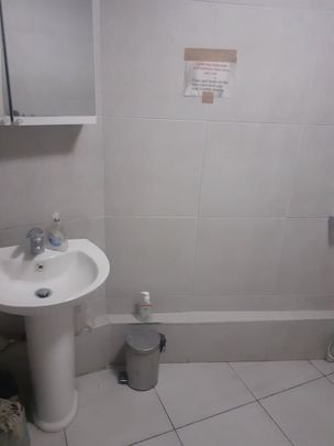 Room in a Shared House, Plashet Grove, E6 - Photo 1