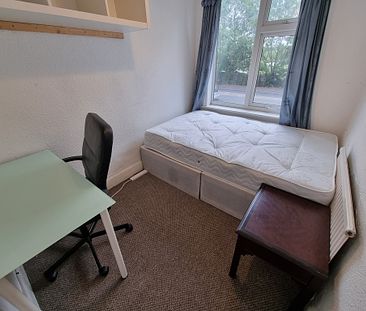 4 Bed Student Accommodation - Photo 2