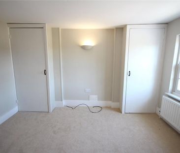2 bedroom end of terrace house to rent - Photo 4