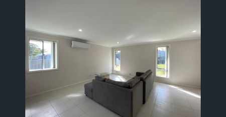 Spacious Family Home in Potters Lane - Photo 5