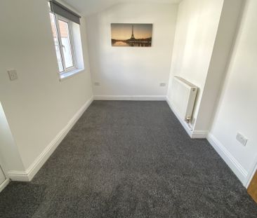 £950 PCM, Recently Refurbished Two Bedroom Duplex with Garden in No... - Photo 6