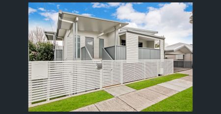 Spacious with multiple living areas - Photo 5