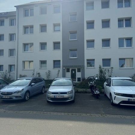 Ihr neues Zuhause in Schwarzenbek! Schicke 3-Zimmer-Wohnung mit Balkon! - Foto 1