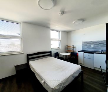 Studio Flat to rent - Parish Lane, London, SE20 - Photo 1