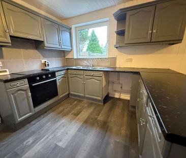 3 bedroom semi-detached house to rent - Photo 6