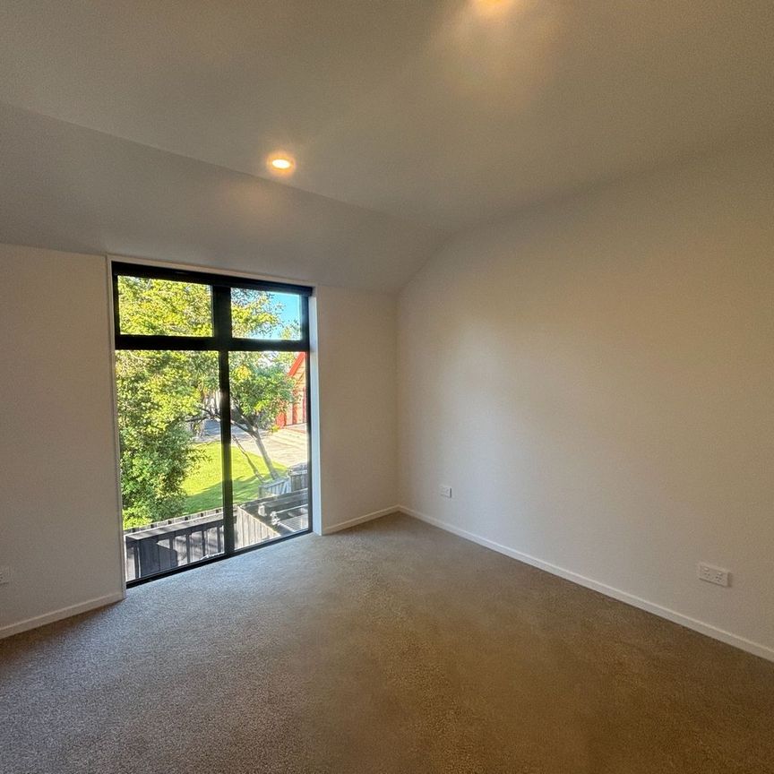 2/86 Holly Road, St Albans, NZ 8014 - Photo 1