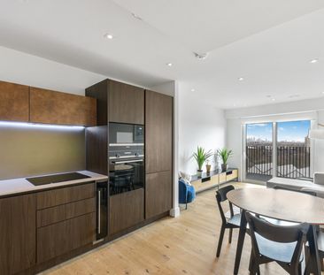 1 Bed Flat, Exchange Gardens, SW8 - Photo 1