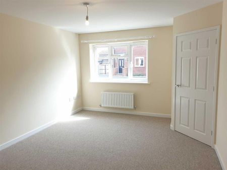 3 bedroom end of terrace house to rent - Photo 2