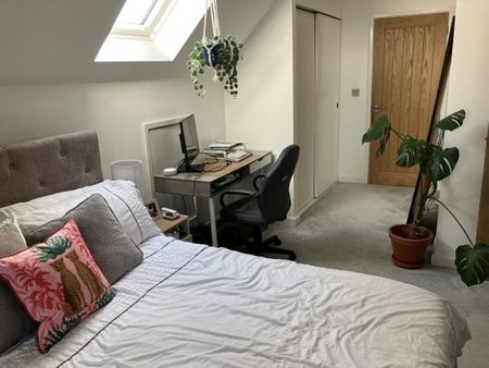 Foxley Lane, CR8, Property for rent - Photo 4