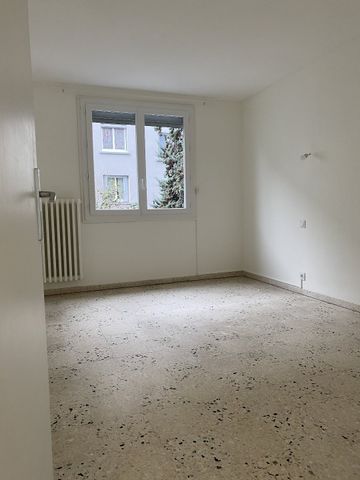 Location Appartement 4 pièces 79m² SETE 34200 - Photo 4