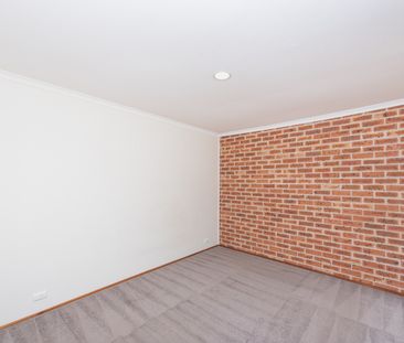 4 Nairn Place, Macquarie ACT 2614 - Townhouse For Rent | Domain - Photo 5