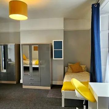 Royal Canal Terrace, Dublin - Photo 1