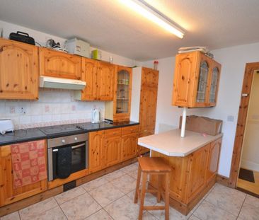 4 bed Semi-Detached House for Rent - Photo 6