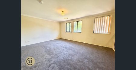 Walk To Cherrybrook Station, Close to Buses, Central Location - Photo 4