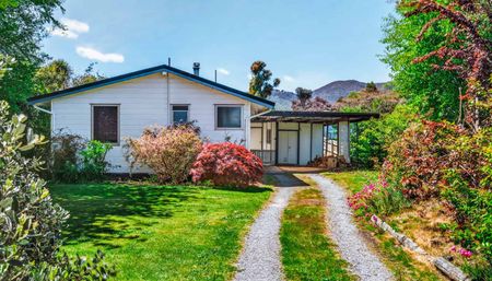 Easy Living in a Sought-After Location - Photo 5