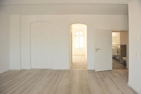 Traumhafte 4-Raum-Wohnung - 2019 KERNSANIERT mit EBK und Aufzug! - Photo 3