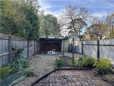Charming 2 bedroom Cottage in the heart of Richmond - Photo 3