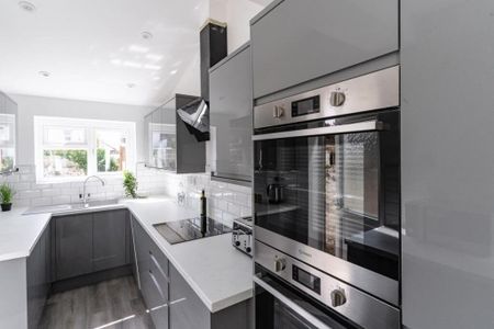 5 bedroom terraced house to rent - Photo 3