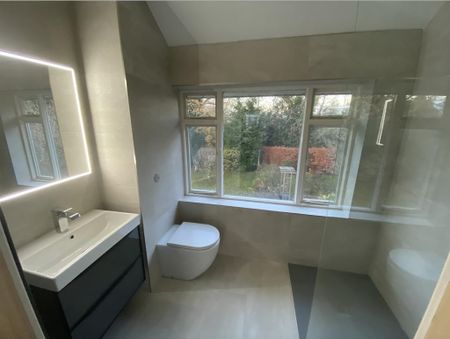 4 bedroom detached house to rent - Photo 5