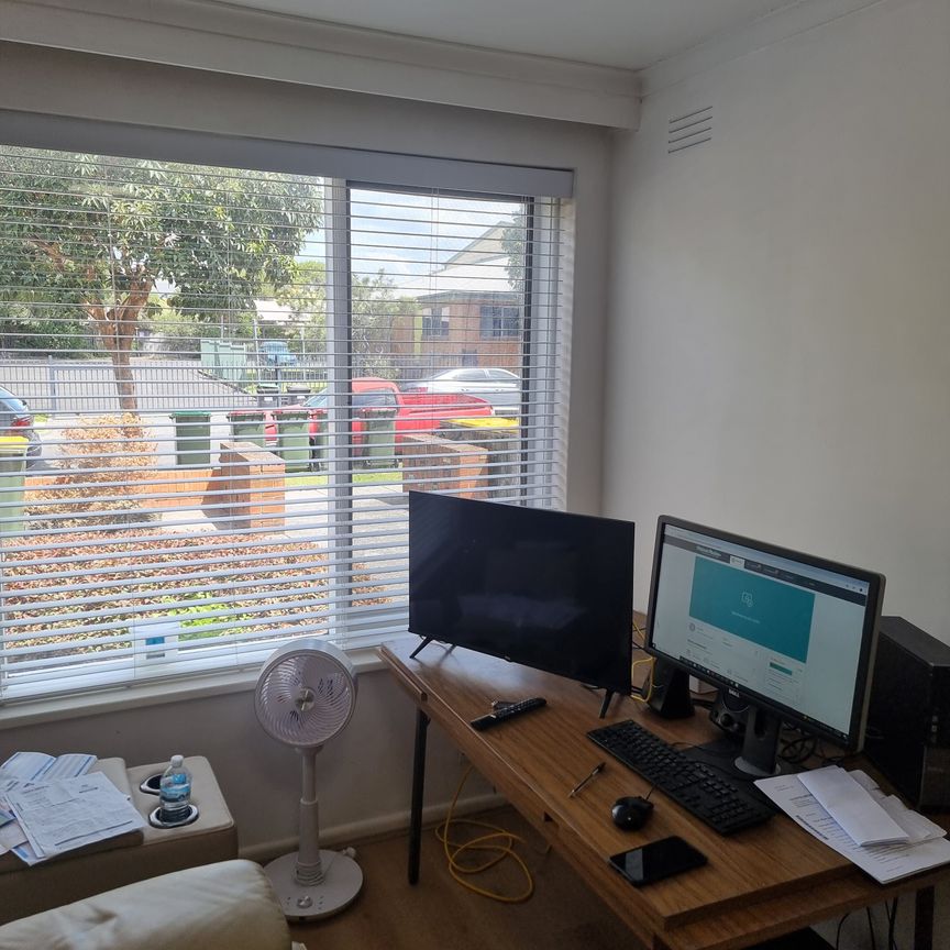 Murrumbeena - Photo 1