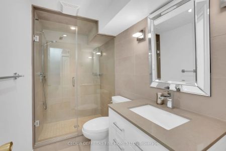 40 Venetian Crescent #Bsmt - Photo 4