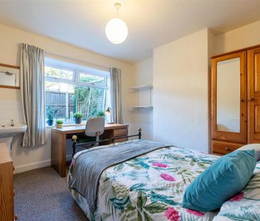 4 bedroom private hall to rent - Photo 3