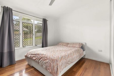 Stylish 3-Bedroom Entertainer in Prime Northside Location - Photo 4