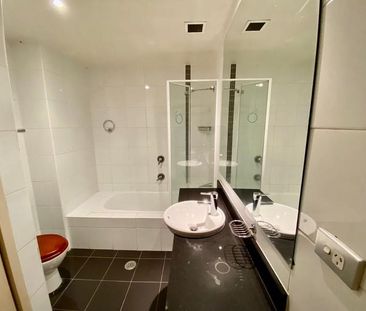Modern Furnished 1-Bed + Study Next to UTS & Central Station - Photo 6
