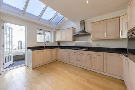 Rothschild Road, W4 5HT, London - Photo 2