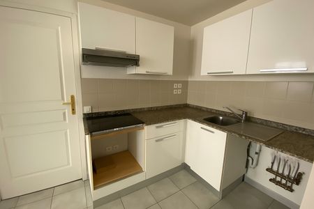 A LOUER T1 BIS CENTRE VILLE NARBONNE - Photo 3