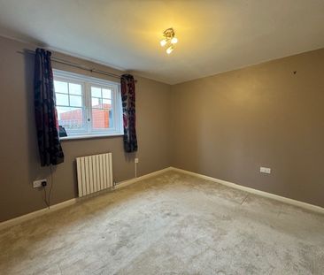 Lisbon Drive - Photo 4