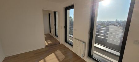 Location Appartement 2 pièces 37m² ISSY LES MOULINEAUX 92130 - Photo 2