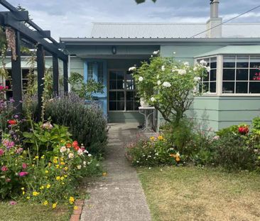 Beachside bliss - fully furnished cottage with stunning views - Photo 5