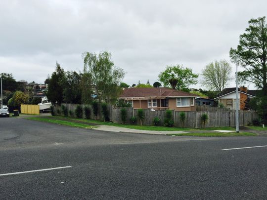 32 Cardiff Road, Pakuranga, Auckland - Photo 1