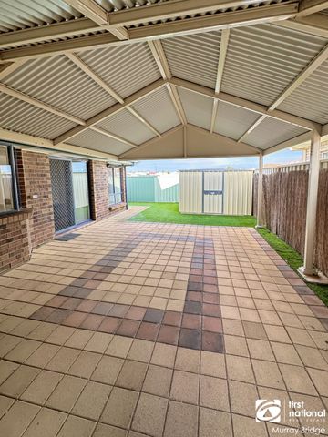 Family Living in a Quiet Cul-de-Sac! - Photo 4