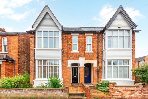 3 bedroom semi-detached house to rent - Photo 1