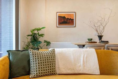 Marble House, Hayes And Harlington, UB3 - Photo 2