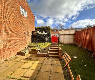 1 bedroom in a house share to rent - Photo 6