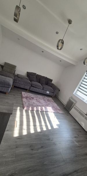 1 Bed Flat, Upwell St, S4 - Photo 1