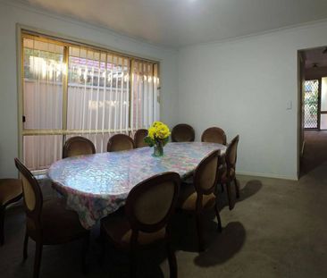 House 3 br, Ens & Bath close to shoppings & schools, 5 km to Adelai... - Photo 3