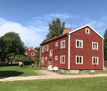 Björkbyvägen: Rymlig fyra i naturskön miljö - Photo 1