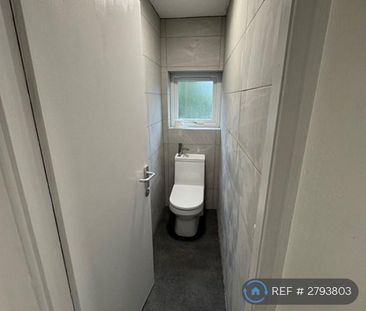 1 bedroom in a house share to rent - Photo 6