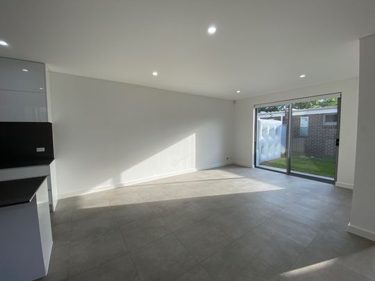 37 Grove Street, St Peters NSW 2044 - House For Rent | Domain - Photo 1